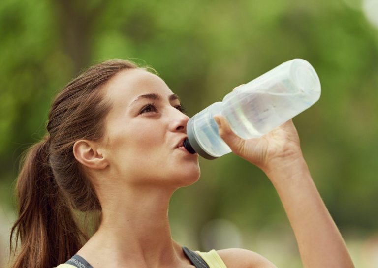 The Role of Hydration in Maximizing Workout Results