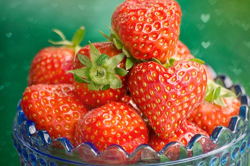 Berry Boost: Antioxidant-Rich Fruits for Fat Burning