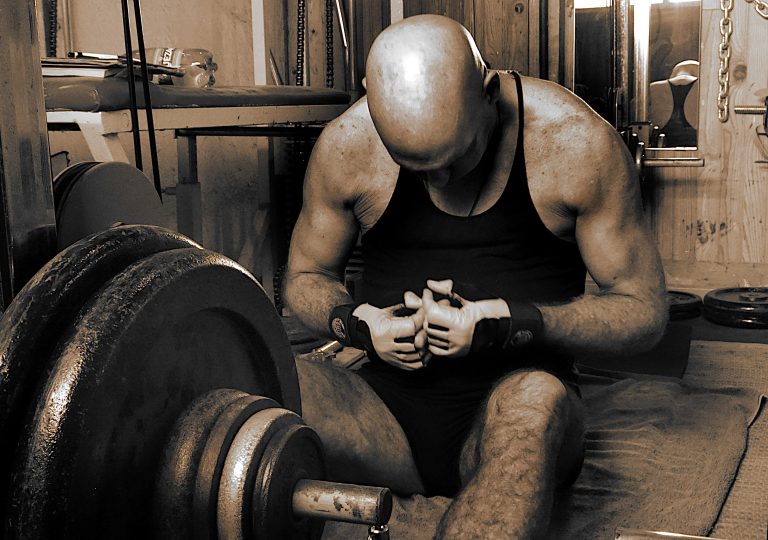 Should Beginners Start With Machines or Free Weights