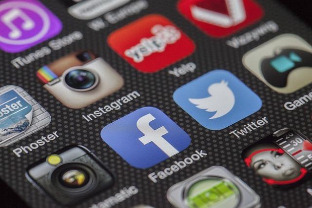 Should Social Media Be Blamed for Lifestyle Stress